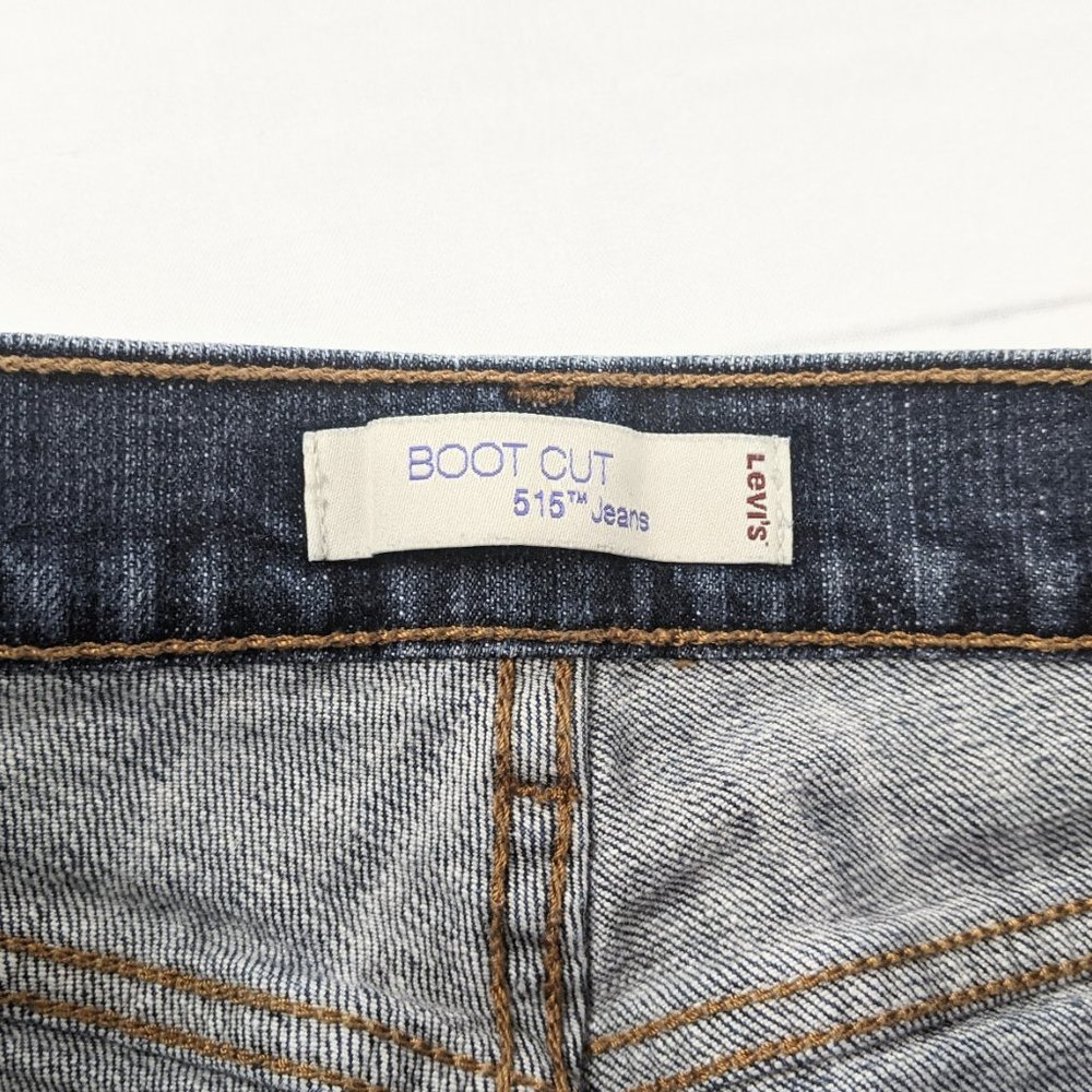 Levi's 515 Bootcut Women's Bootcut Jeans Size 4M - Picture 5 of 9